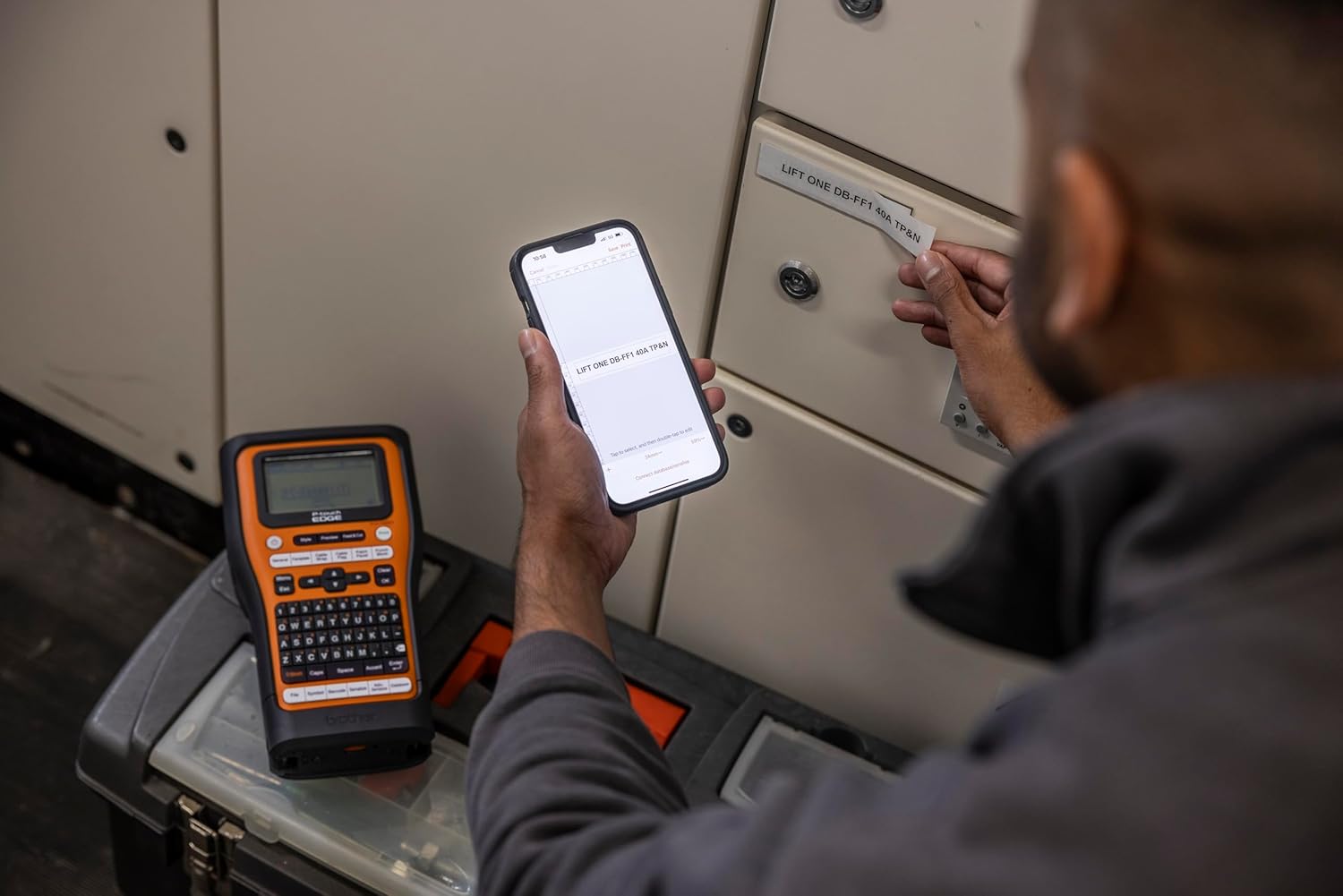 Brother PT-E560BTVP P-Touch Edge Handheld Industrial Label Printer with Bluetooth & Dual auto-Cutter (up to 24mm Labels)